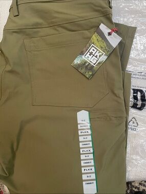Duluth Trading Co Olive Green Men’s Pants